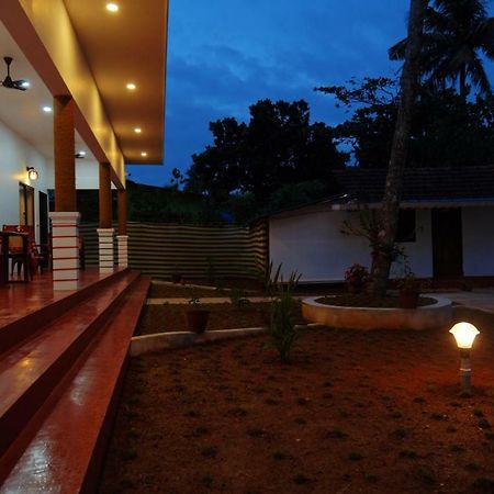 Marari Phoenix Beach Homestay Mararikulam Exterior photo