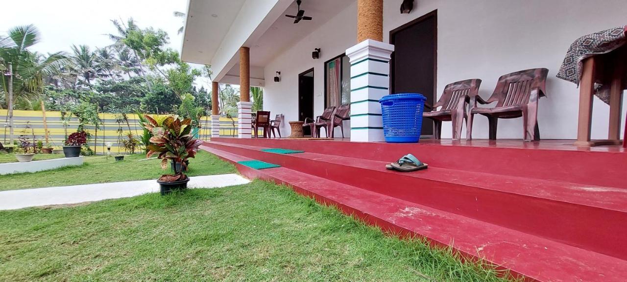 Marari Phoenix Beach Homestay Mararikulam Exterior photo