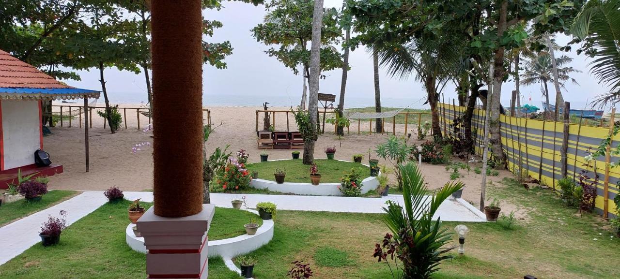 Marari Phoenix Beach Homestay Mararikulam Exterior photo