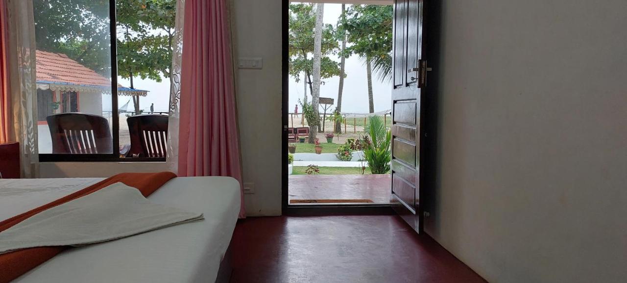 Marari Phoenix Beach Homestay Mararikulam Exterior photo