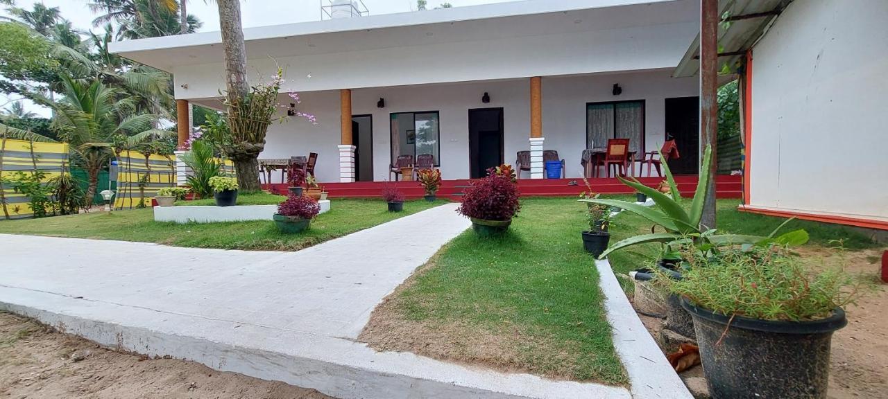 Marari Phoenix Beach Homestay Mararikulam Exterior photo