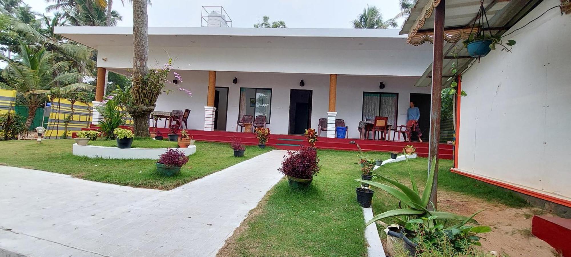 Marari Phoenix Beach Homestay Mararikulam Exterior photo