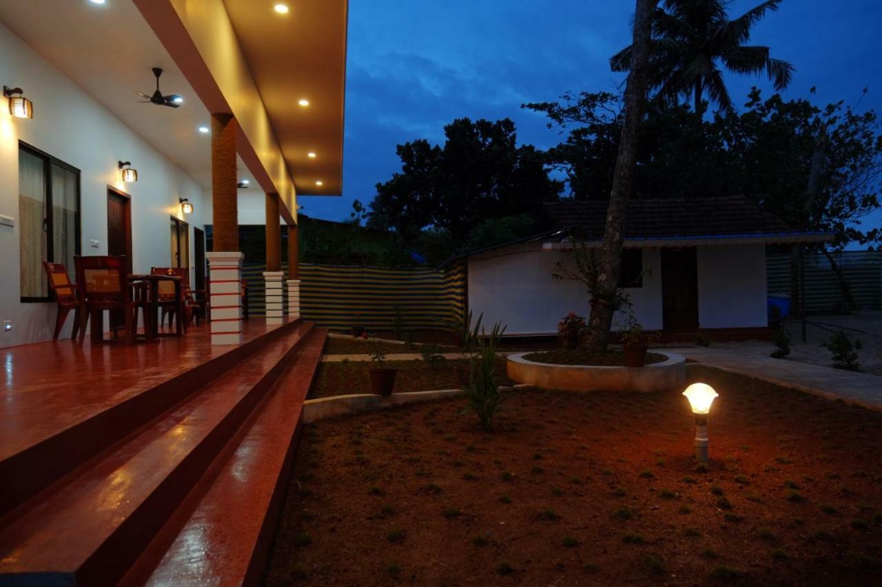 Marari Phoenix Beach Homestay Mararikulam Exterior photo