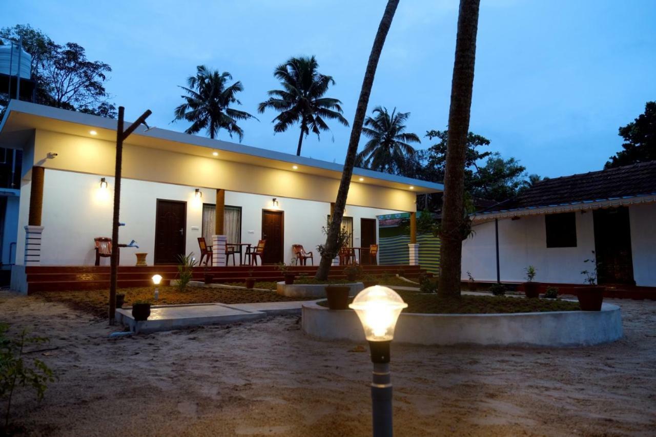 Marari Phoenix Beach Homestay Mararikulam Exterior photo