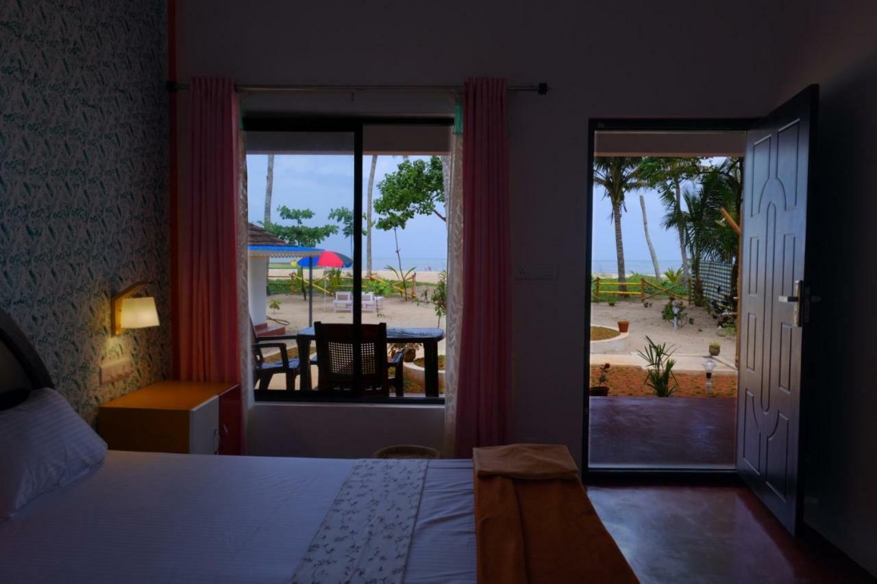 Marari Phoenix Beach Homestay Mararikulam Exterior photo